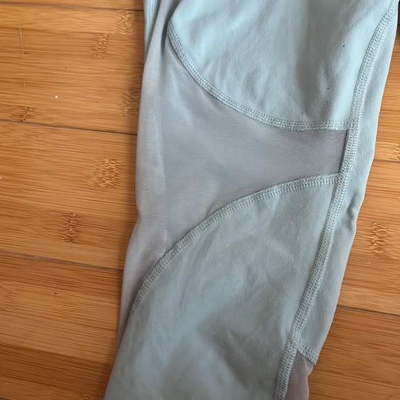 Alo yoga high waisted coast capri powder blue leggings - Picture 2 of 7